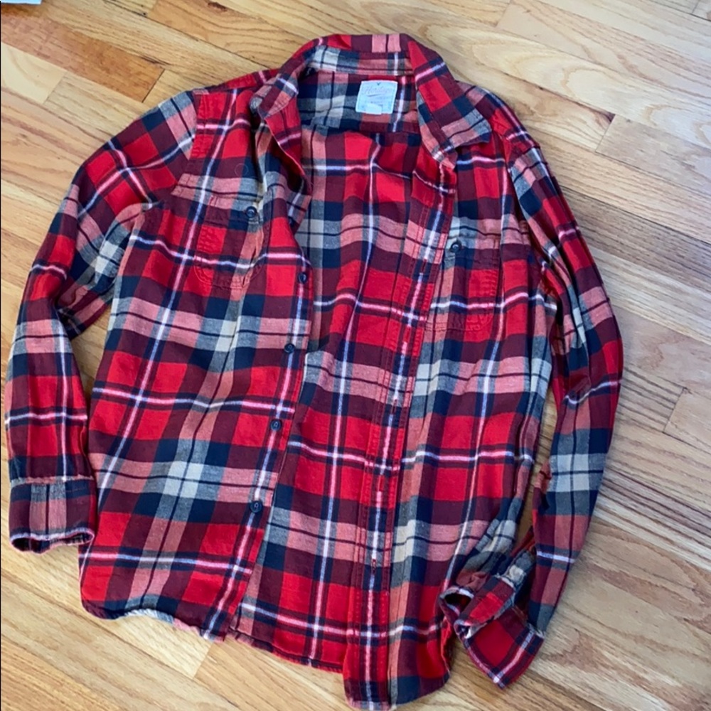 American eagle red flannel plaid button down